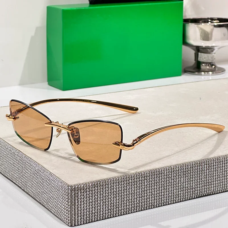 

Women's INS Fashion Gold Cat Eye Rimless Sunglasses 2025 Trendy Luxury Craft Top Quality Alloy Boundless Solar Glasses Fema