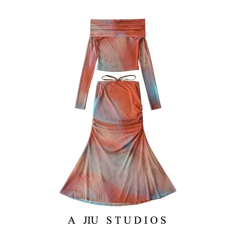 

Женская футболка на одно плечо с принтом Ele Me и юбка-боди с заниженной талией Faion Spring 2025 г.