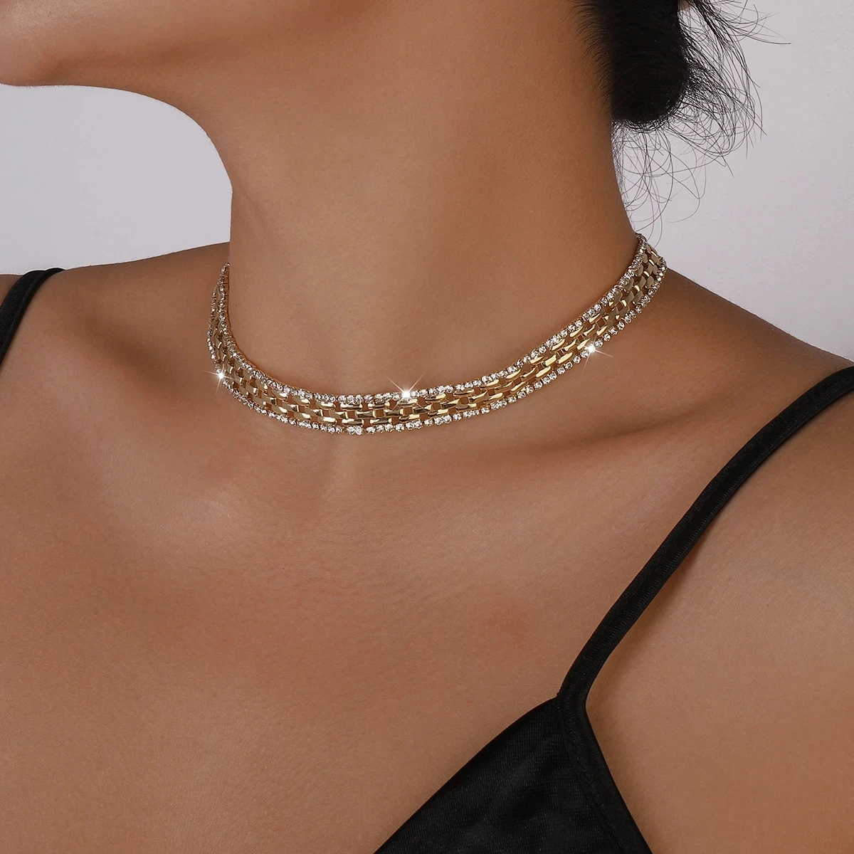 Unique Geometric Rhinestones Square Chain Necklace for Women Vintage Crystal Hollow Out Clavicle Link Aesthetic Neck Jewelry New