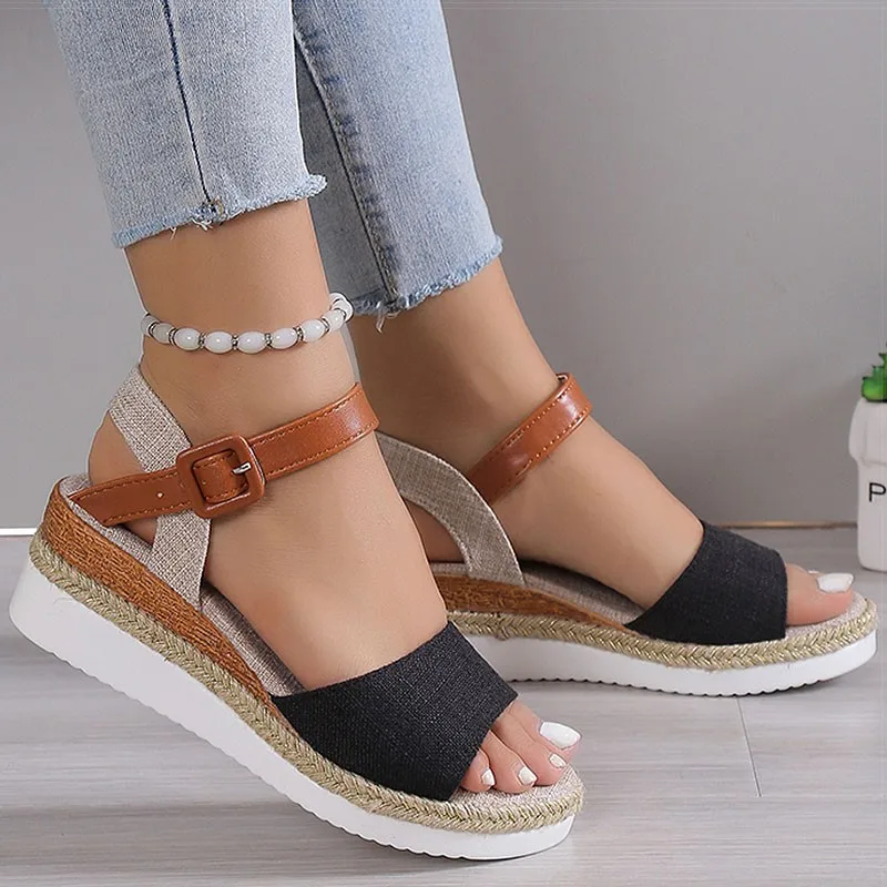 Sandali con tacco da donna, tendenze 2026, scarpe da donna, sandali con zeppa, scarpe estive da donna, sandali con plateau da spogliarellista, tacchi alti_voghion.com