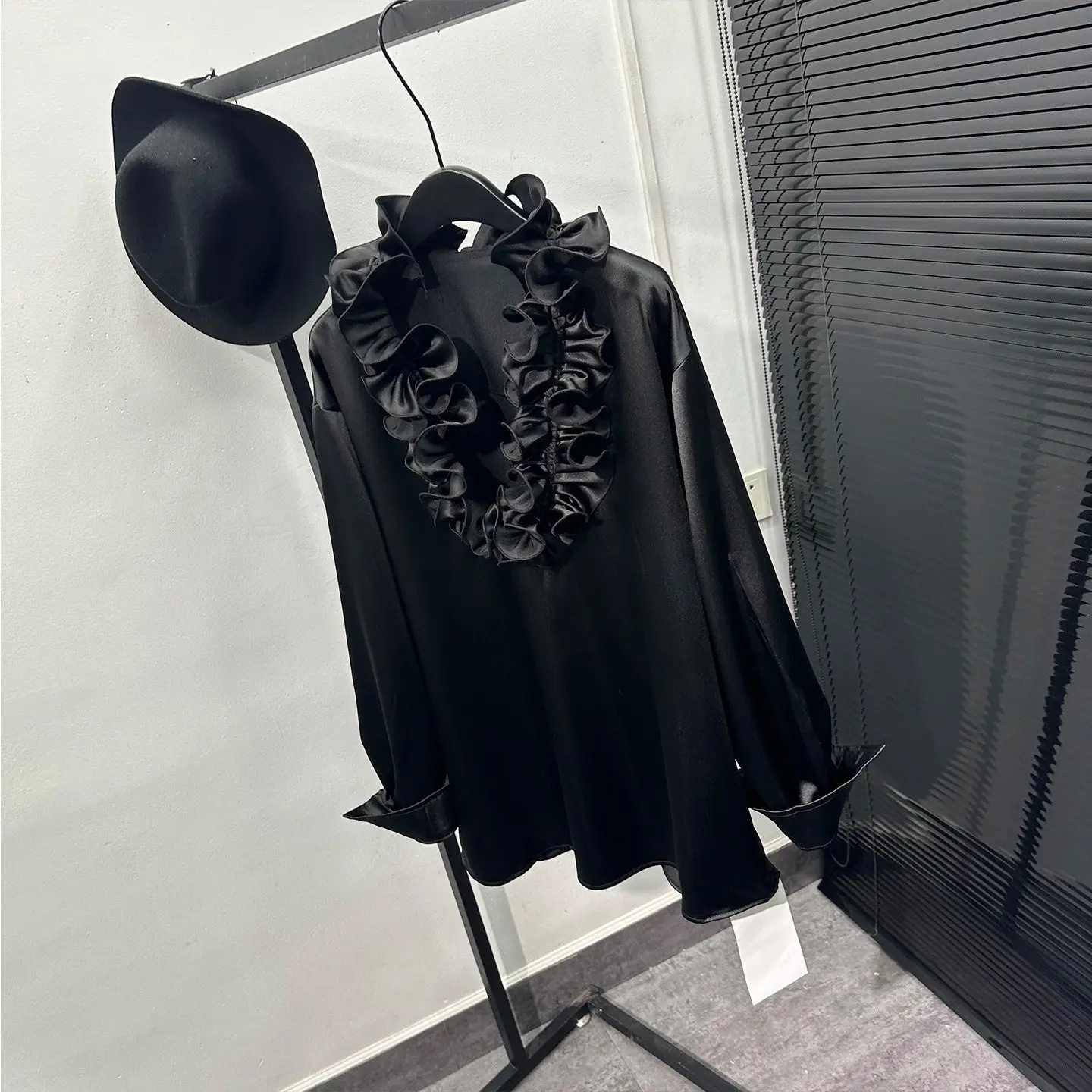 Avant-Garde French Style Design Ruffled Pullover Long-Sleeved Shirt Men's and Women's Black Collar Loose Temperament Top