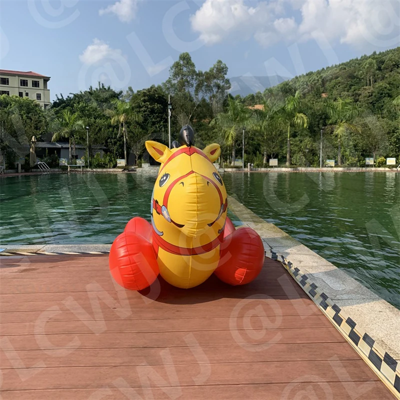 2022 sommer Neue Wasser Pool Schwimm Matratze Pool Party Spaß Aufblasbare Fahrt Auf Float Pferd Spielzeug Tier Yard Sprinkler für kinder