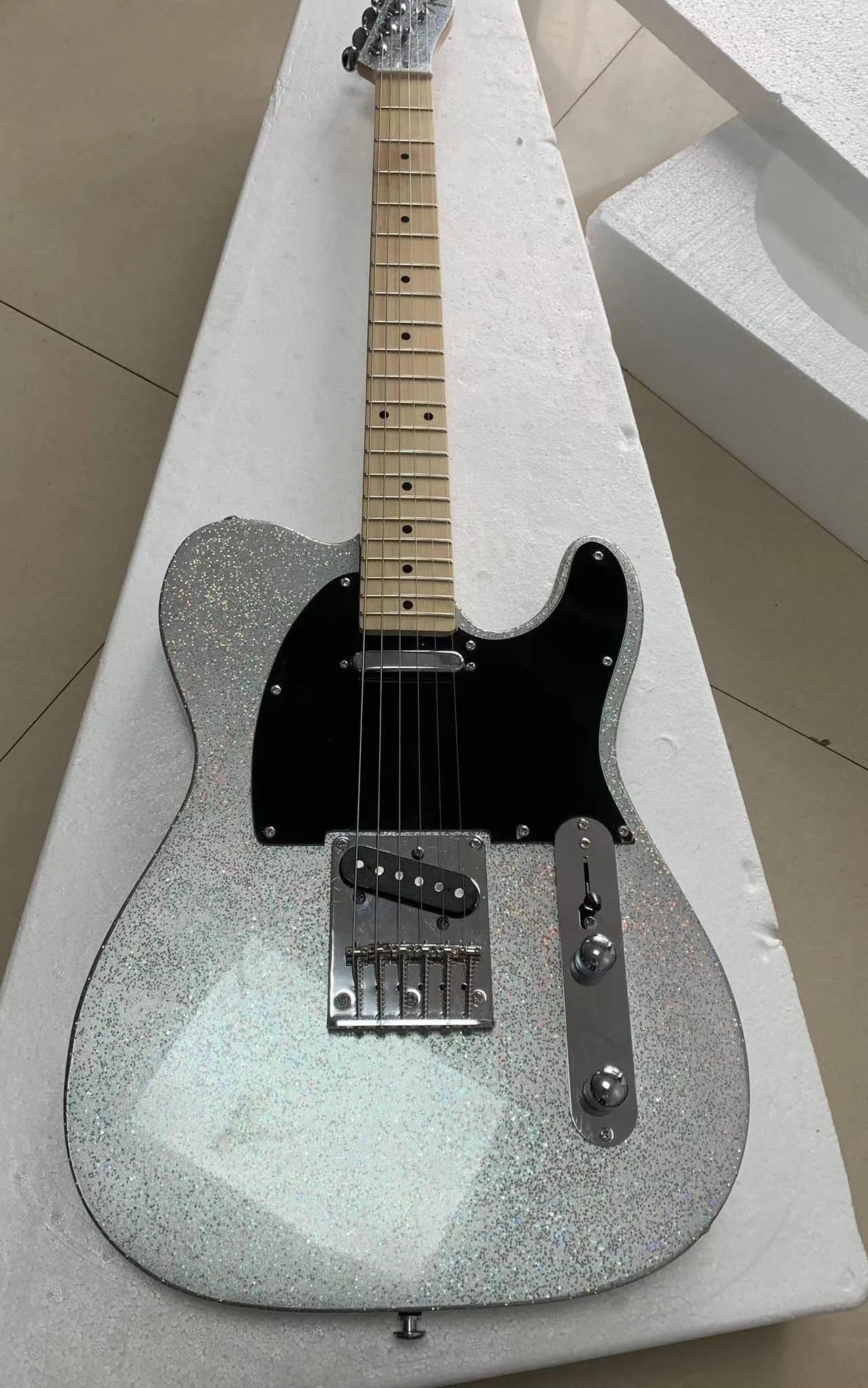

New TV star series electric guitar, large particle silver powder body, classic accessories, free shipping