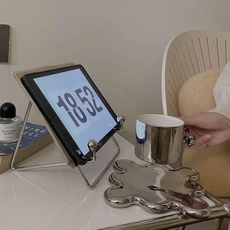 

Portable Metal Flat Support New Silver Creative Book Reading Stand Mobile Phone Support Ins Style Desktop Support