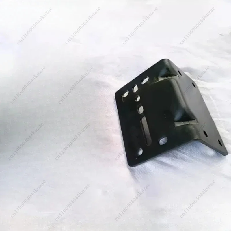 HLH Universal Triangular Winch Mounting Bracket, 500-1600lbs Fixed Installation Support Accessories
