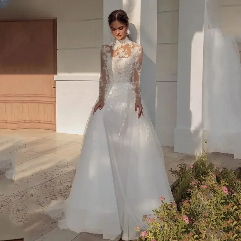 Wykwintna suknia ślubna z długimi rękawami, wysokim dekoltem, odpinanym trenem, linia A, tiulowa aplikacja, suknia ślubna vestido de noiva, szyta na miarę.