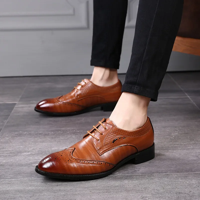 2020 New Men Leather High Quality Fashion Brogue Shoes Large Size Male Fashion Formal Dress Shoes Wedding Footwear Oxfords