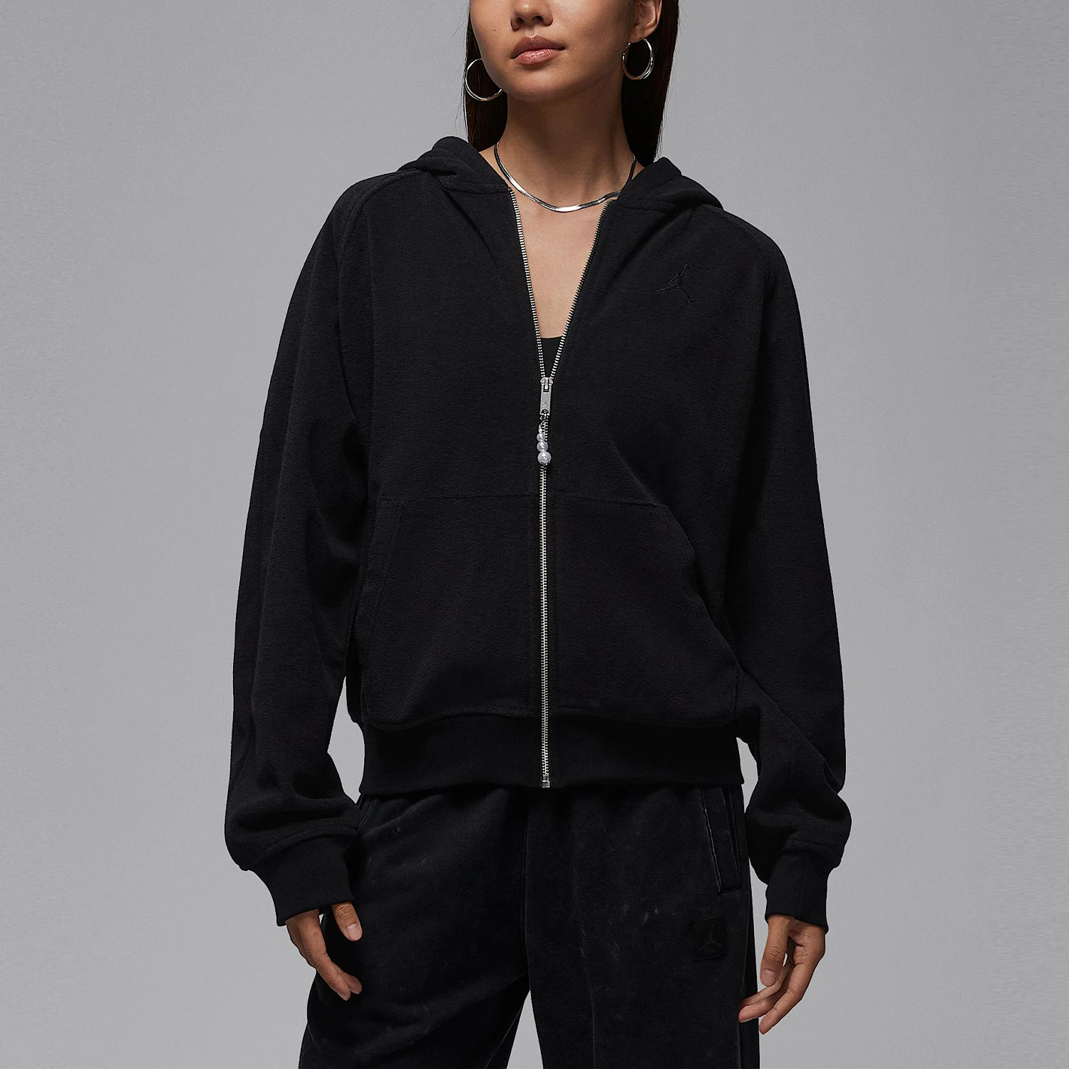 

Оригинальная женская трикотажная спортивная куртка с капюшоном и длинными рукавами Nike JORDAN HV0323-010