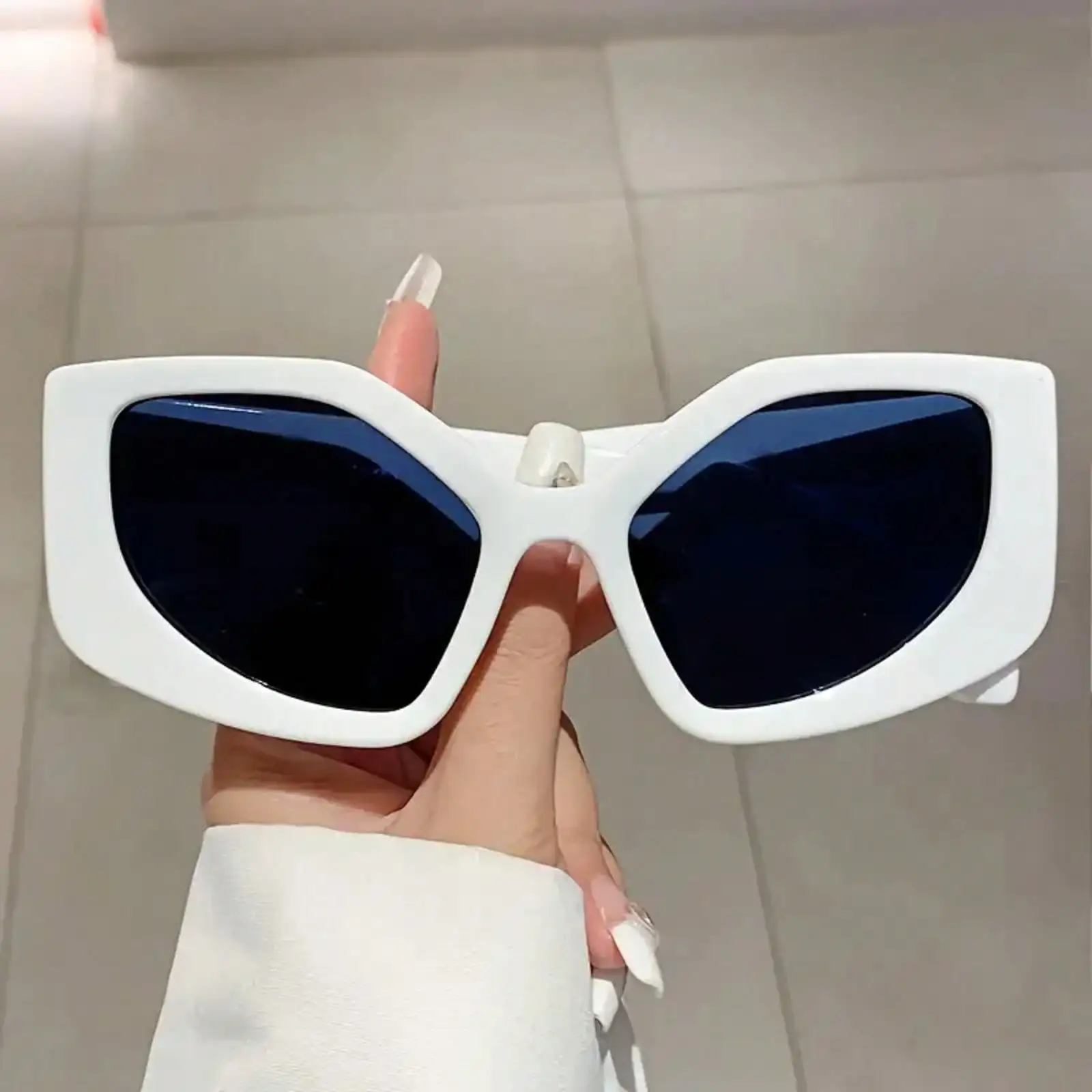 

1 Piece New Women's Polygonal Fashion Glasses Colorful Design Versatile Unisex Decorative Glasses
