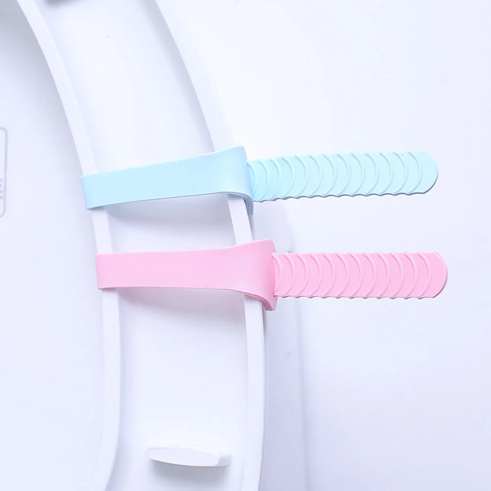 

Silicone Toilet Seat Lifter Pink Durable Design For Easy Bathroom Use Avoid Touching Bacteria Noise Reduction Buckle