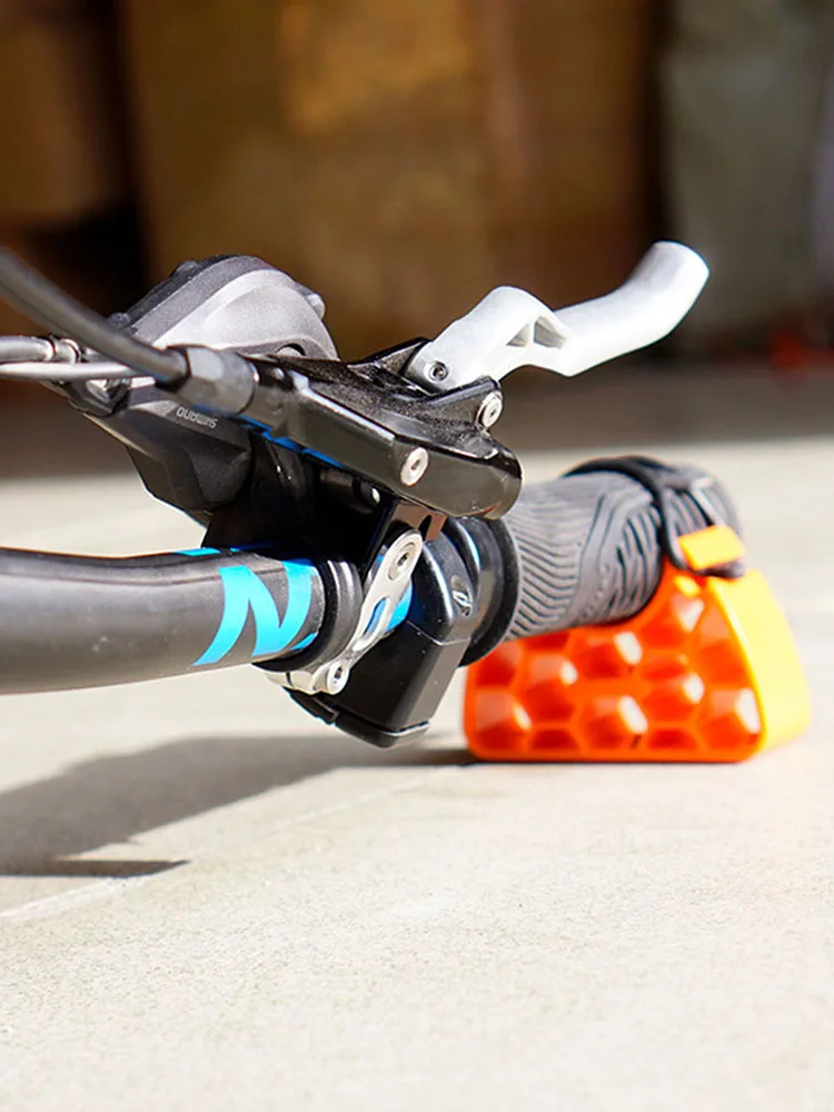 AliExpress NONE 10-2pc Bicycle Handlebar Stand MTB E-Bike Inverted Parking Rack Stable Clip-On Bracket Maintenance Repair Tool for 30~34mm grips