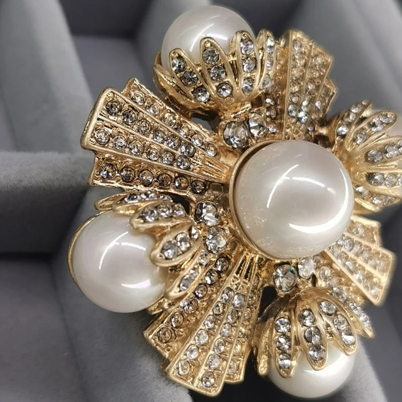 Vintage Boho Floral Corsage Pearl Flower Brooches Pins with Big Pearl Cross Brooch Women Wedding Bridal Jewelry
