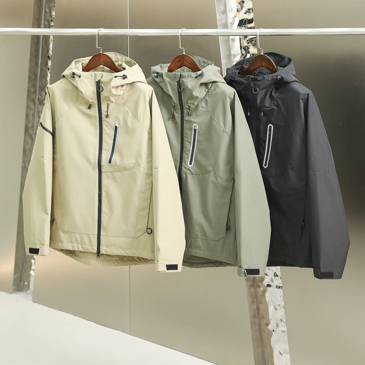 

Высококачественная мужская уличная куртка: ветрозащитная, водонепроницаемая, на молнии, с капюшоном, осенняя, модная, городская, из полиэстера, с длинными рукавами