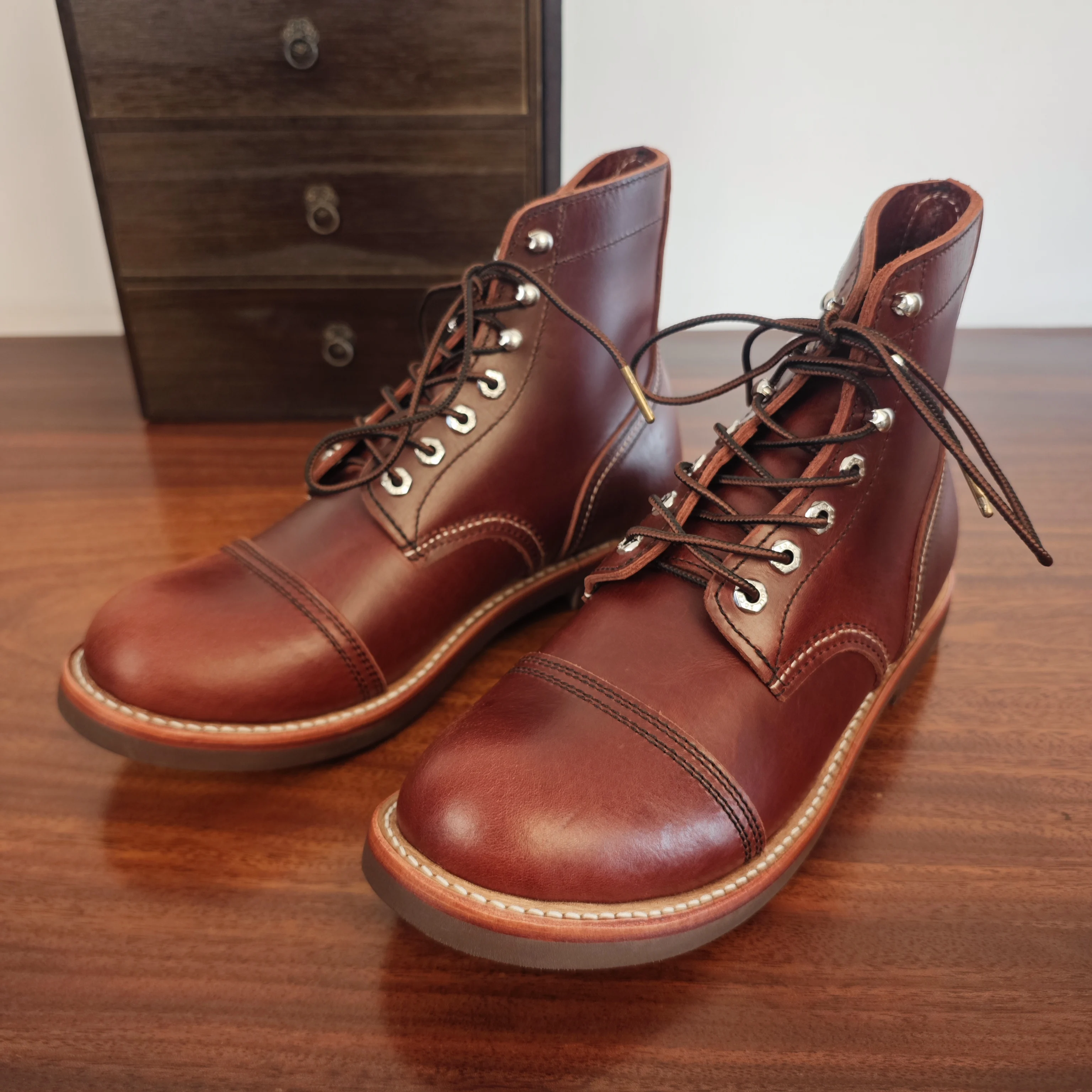 VT8111 Men Vintage Raw Cowhide Combat Boots Cap Toe Hand Stitched Work Ankle Boots Thick Sole Motorcycle Outdoor Retro Casual