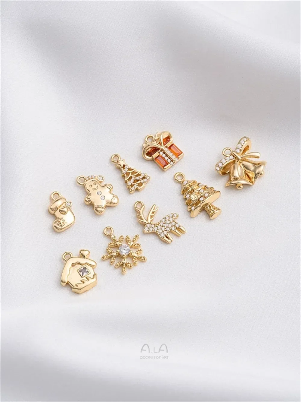 14K Gold-Color Snowflake Snowman Bell Gift Box Deer Christmas Tree Series Pendant Hand-made DIY Jewelry Charms Pendant K592