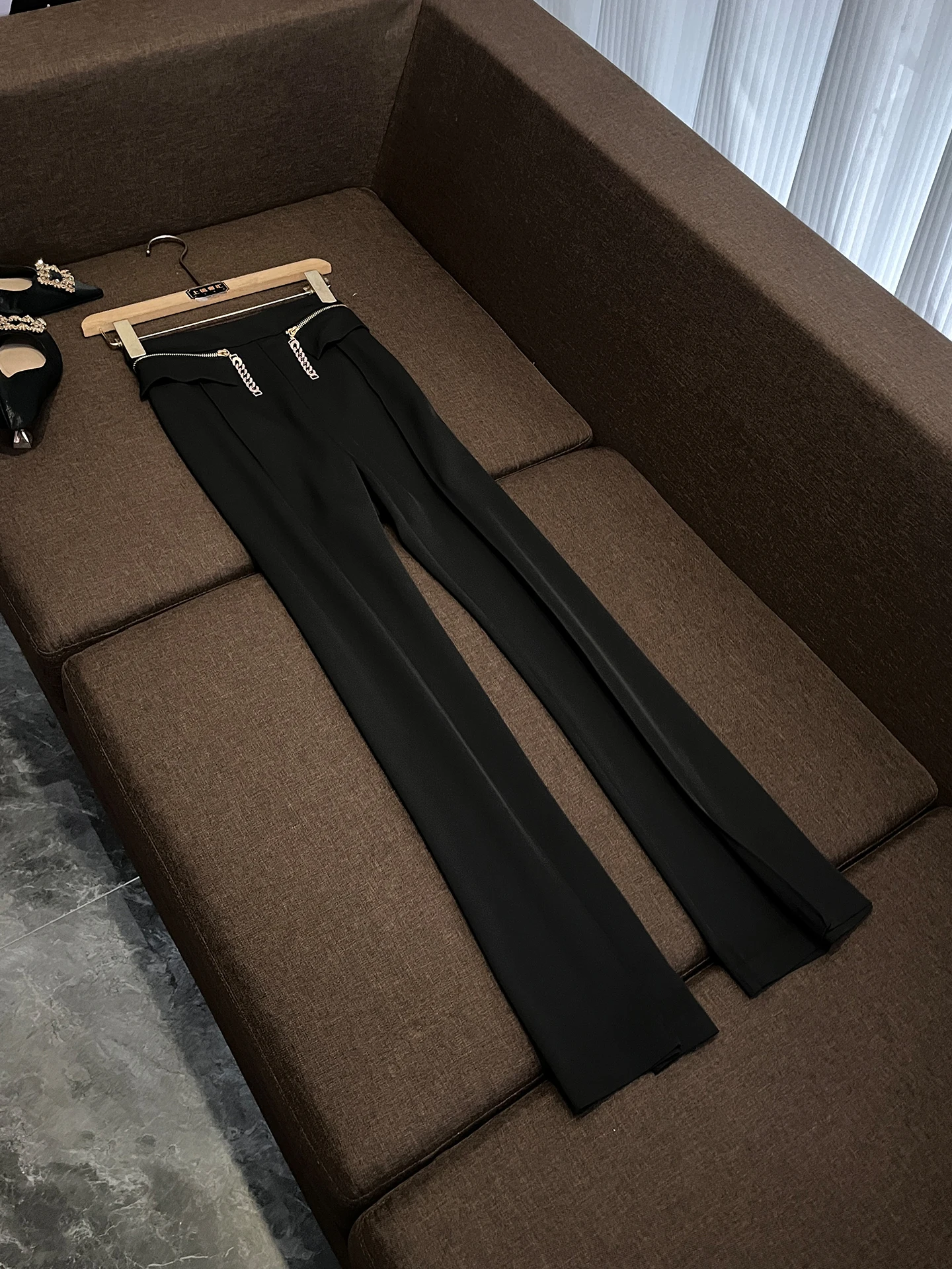 

Elegant High-Waist Slim-Fit Casual Pants Drapey Black Chain 2026 Office Wide Leg Pants Decorative Pocket Zipper Closure