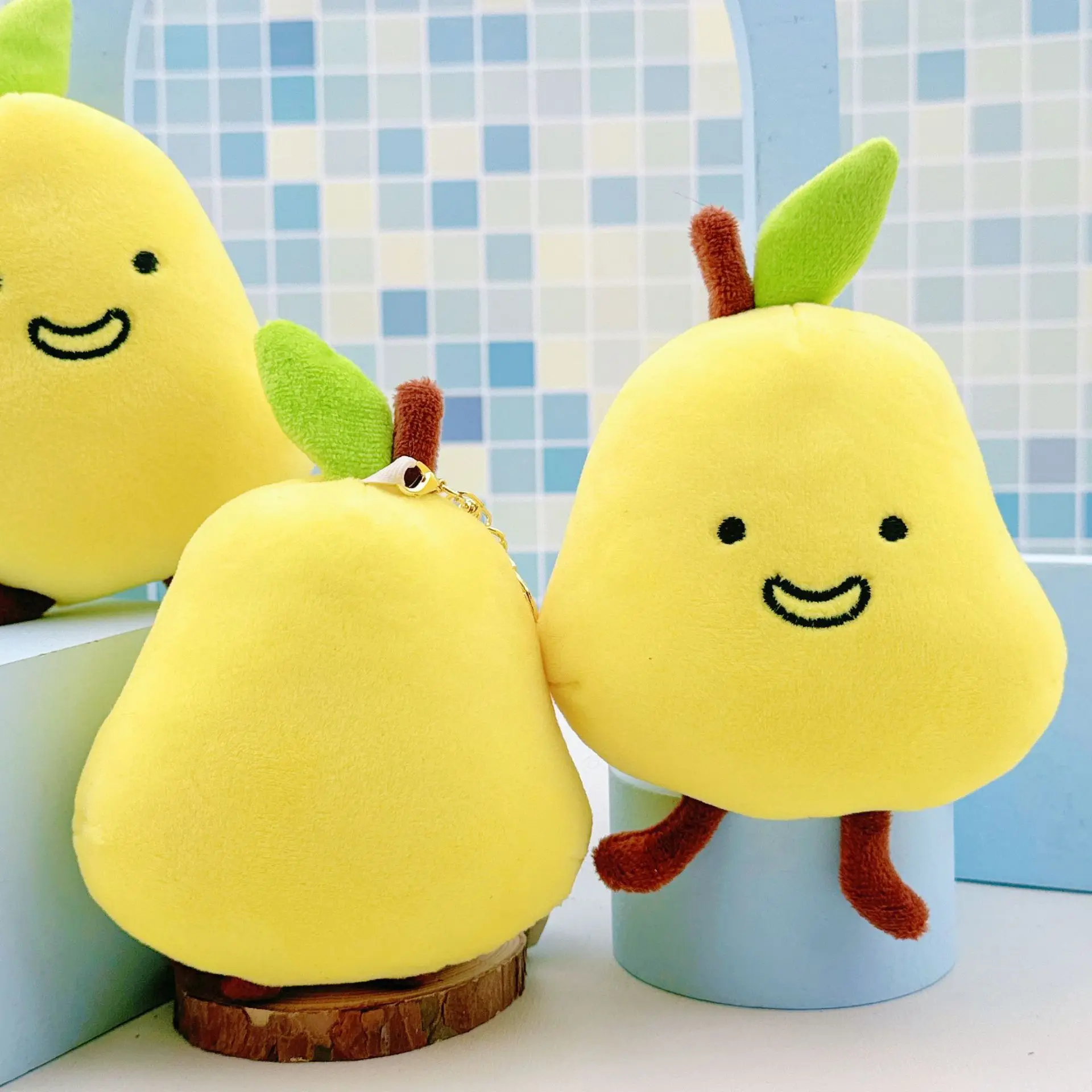 Porte-clés poire libéré à pression, pendentif, mignon sac en peluche, breloque poupée, jouets grue à griffes, vente en gros, 40 pièces