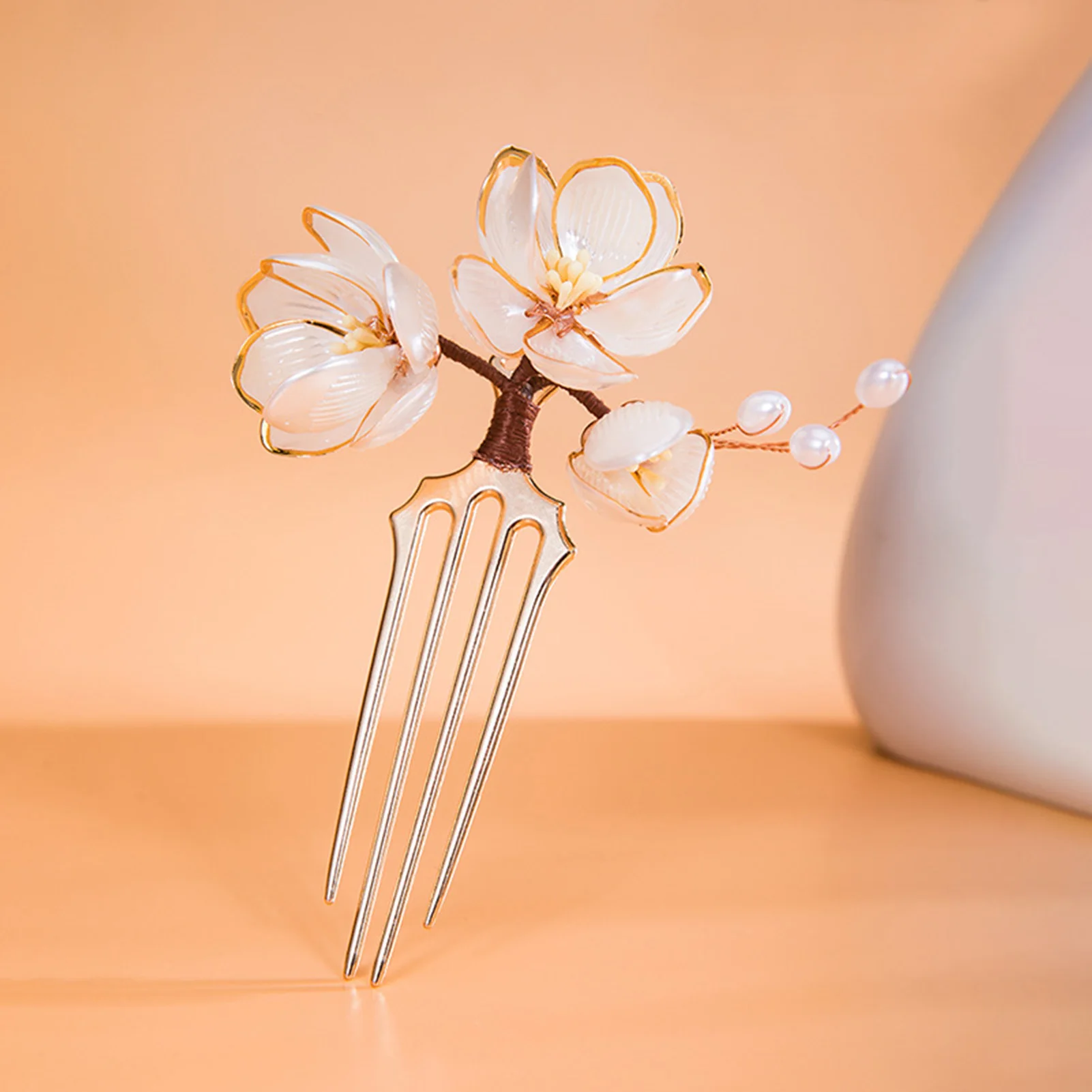 Retro Style Bridal Flower Hair Comb Woman Elegant Lotus Pearl Hair Accessories Fit Bridal Wedding Birthday Party Decor Hair Comb