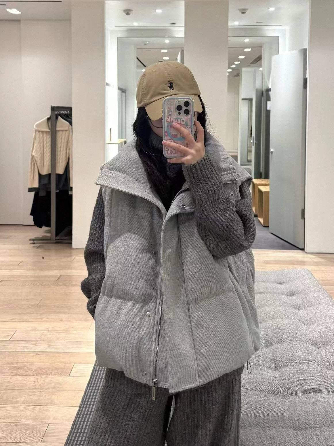 Trendige gestrickte Thiened-Damenweste 2025, Winter-Pendler-Oberbekleidung, Wärme-Oulder-Pad-Design, erschwingliche Außenschicht