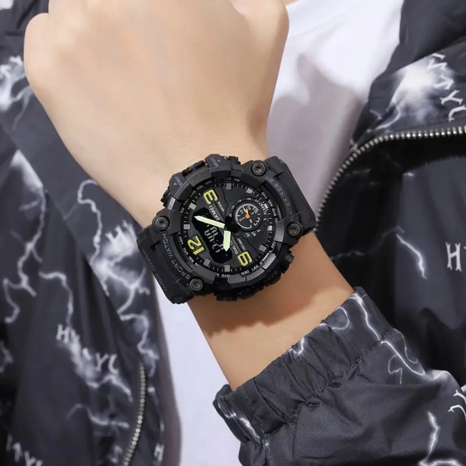 ساعة رقمية رياضية مزدوجة العرض مقاومة للماء ومتينة للرجال هي ساعة يد يجب اقتناؤها #6
