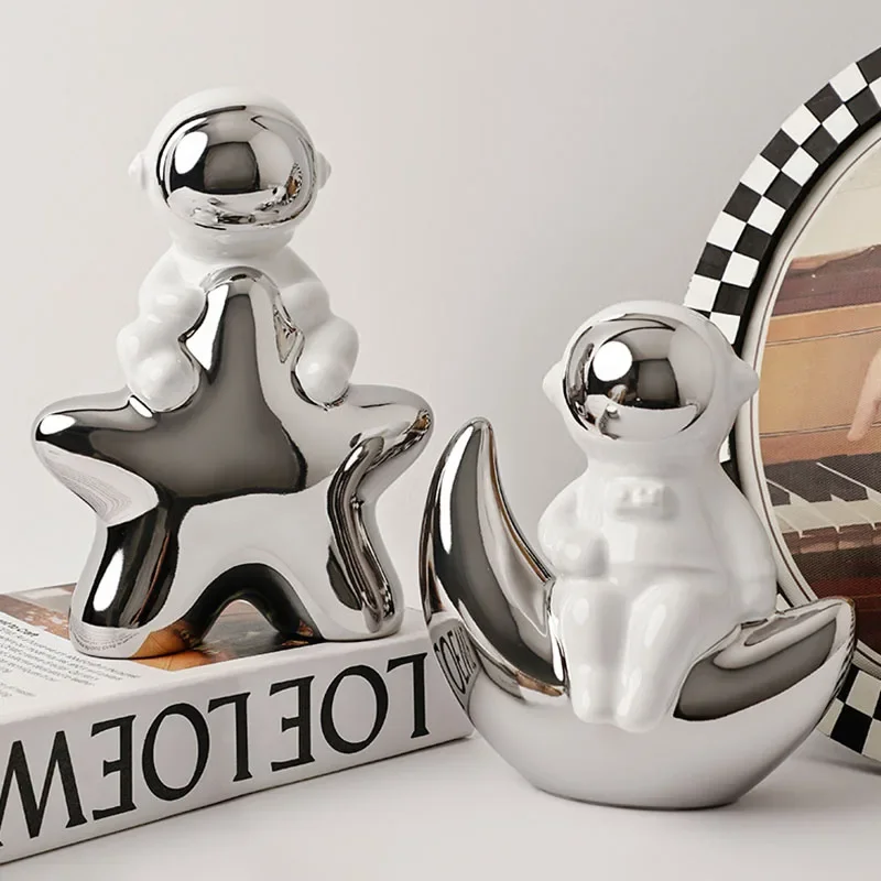 

Ceramic Silver Astronaut Statues Star Character Decorations Home Office Desktop Luxury Cosmonaut Interior Figurines