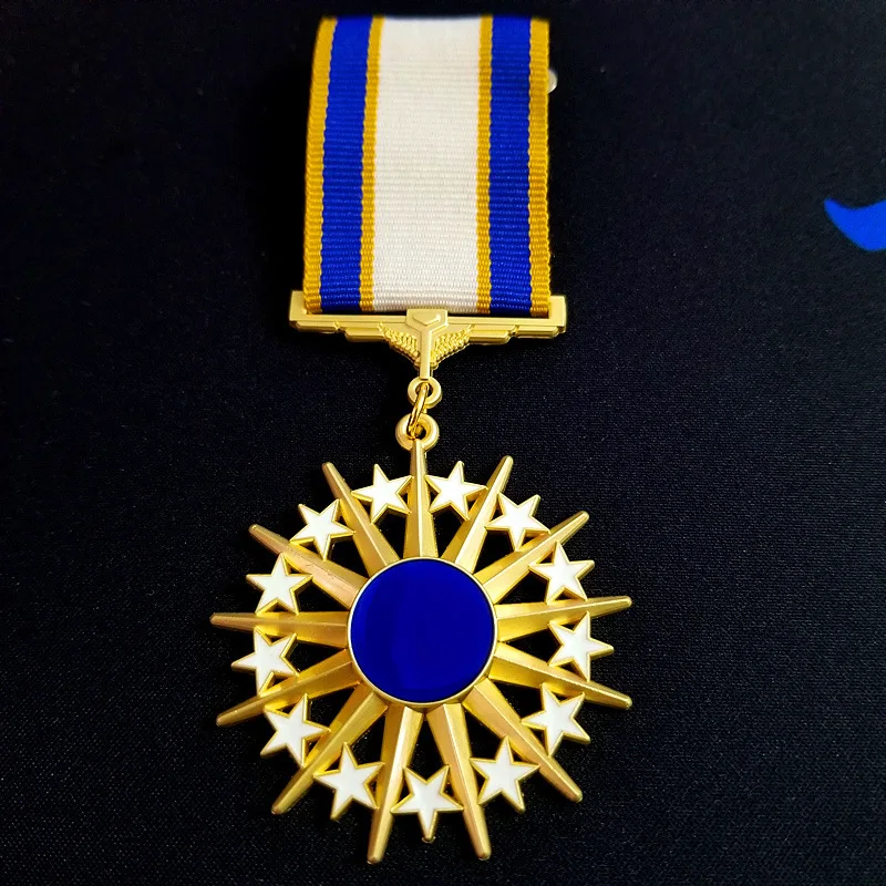 Material metálico de alta calidad, diseño de estrella dorada, medalla de servicio distinguida de la Fuerza Aérea de los Estados Unidos, decorar con cintas
