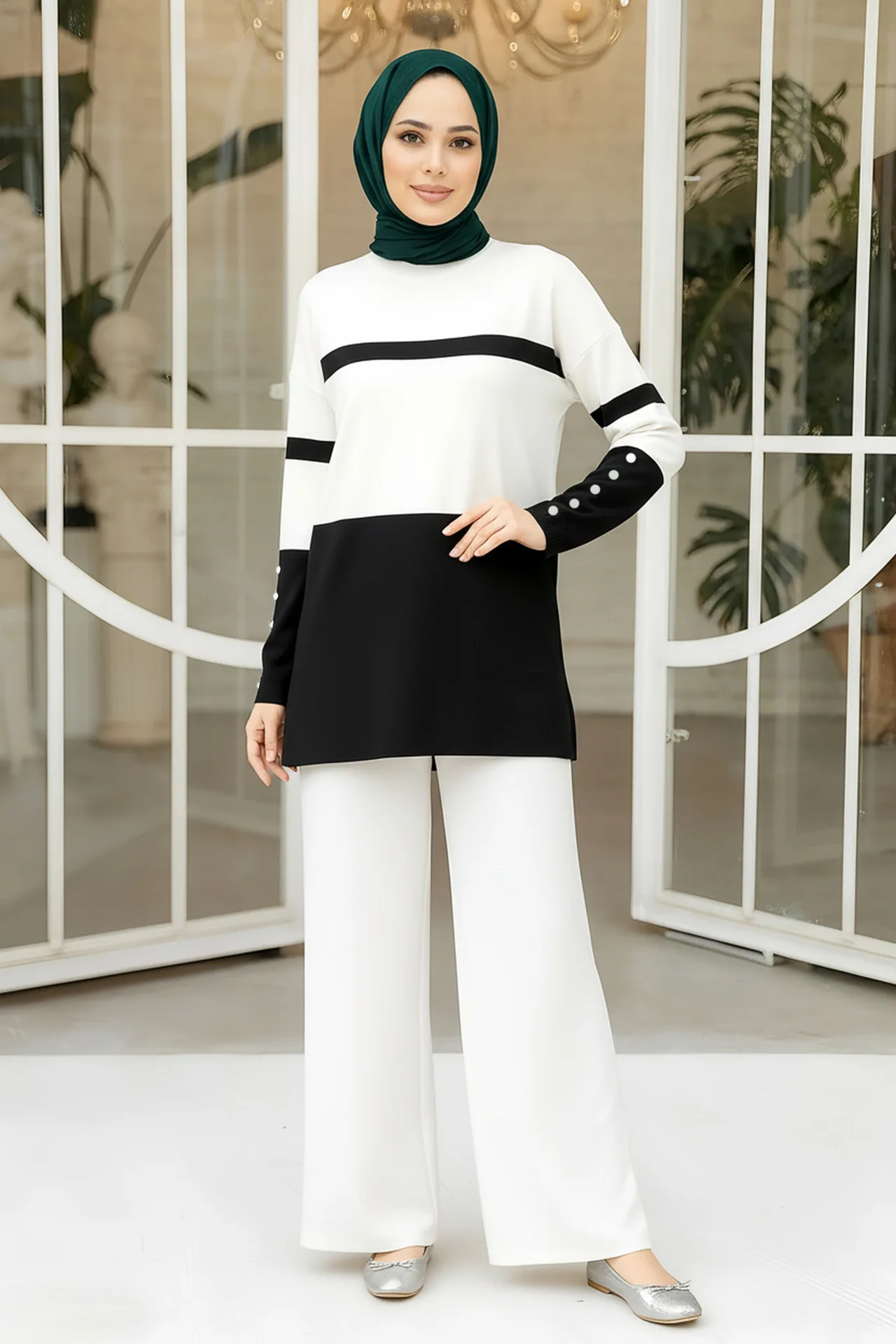 Islamic Dubai Muslim Women's New Knitted Medium to Long Size Color blocked Striped Sweater Wide Leg Pants Two Piece Set