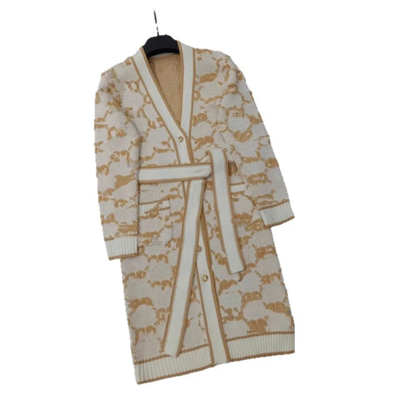

2025 Early Autumn New Long Towel Embroidered Jacquard Long Knitted Cardigan Vintage