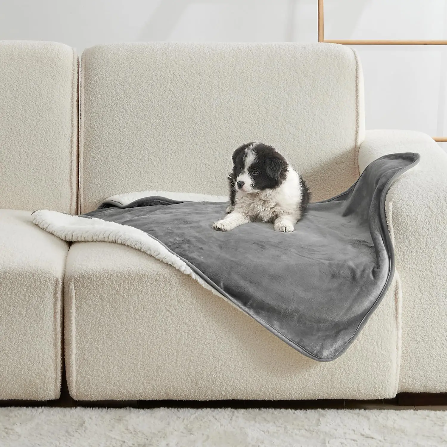 Solid Color Pet Blanket Cozy Pet Plush Blanket Thick Waterproof Bed Throw for Winter Machine Washable Sleeping Quilt for Dogs