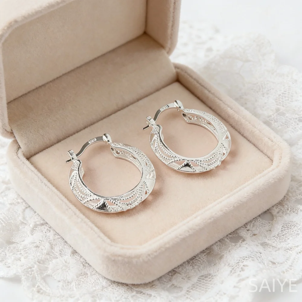 

925 Sterling Silver Earrings Vintage Hollow Out Flower Design Earrings Niche Senior Sense Women Fashion Birthday Jewelry Gift