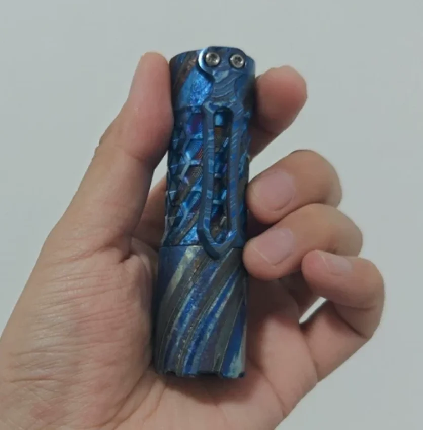 Used EDC Ice crystal zircuti flashlight Outdoor Tools Strong Light Torch Lamp Decompression Toy