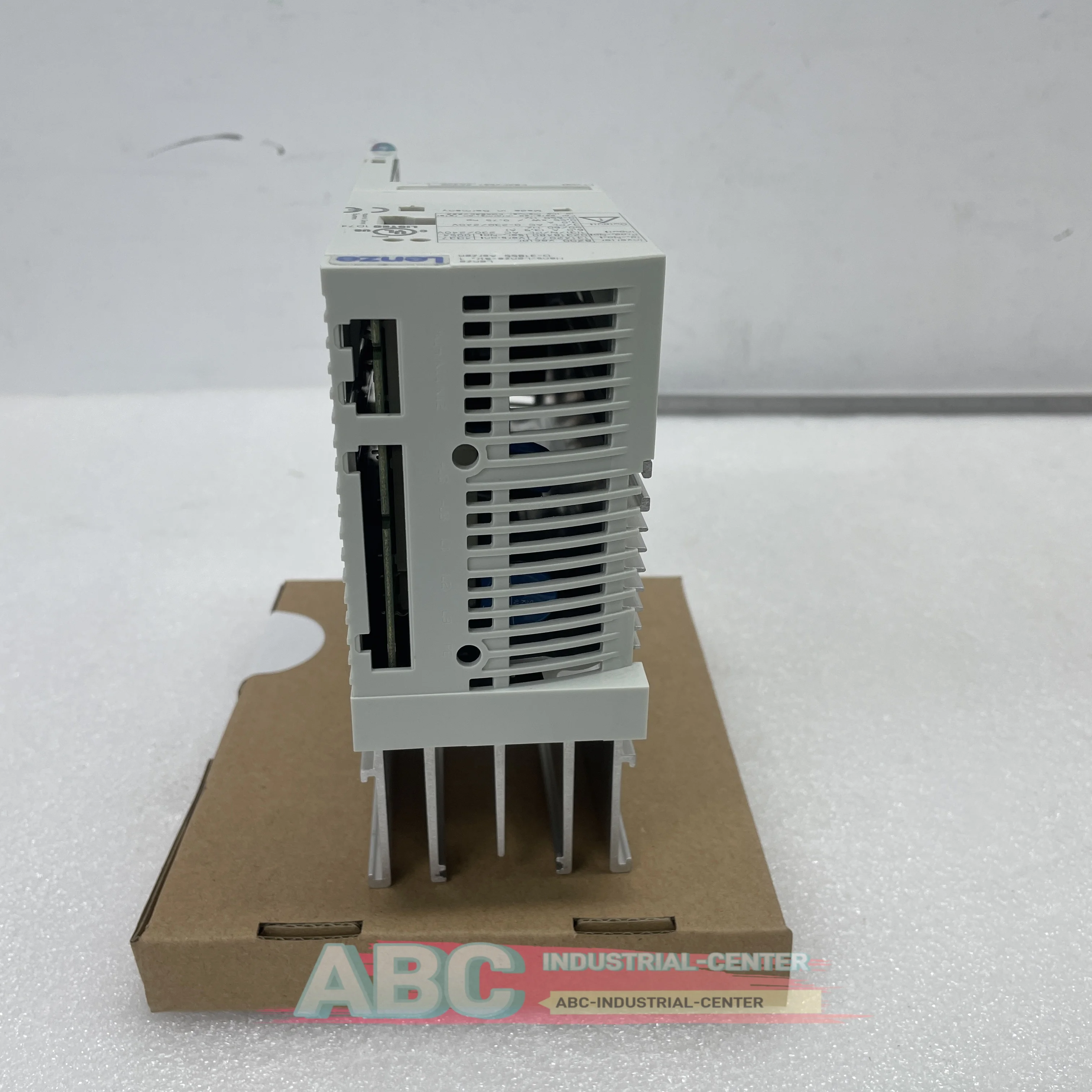 

Frequency converter E82EV222K2C new in box