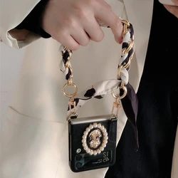 Retro Goddess Portrait Leather Alligator Cover For Samsung Galaxy Z Flip 7 6 5 4 3 zflip7 5G Portable Silk Metal Hand Chain Case