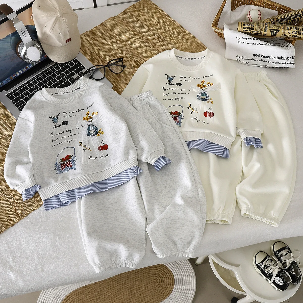 Neue Herbst-Kinderkleidungssets, Baby-Mädchen, Cartoon-Print, gestreiftes Sweatshirt mit Rüschenbündchen + Hose, 2-teiliges Freizeit-Outfit für Kinder, 2-14 Jahre – Detail 1