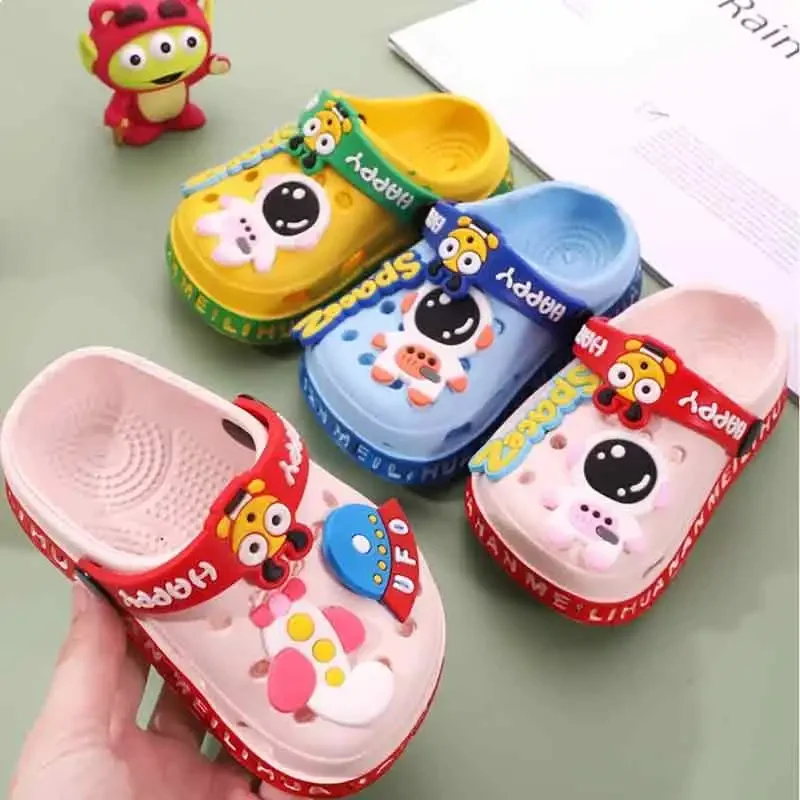 

Kids' Sandals Baby & Toddler Slippers for Ages 1-5 Fashionable Breathable Waterproof Hole-Pattern Infant Clogs