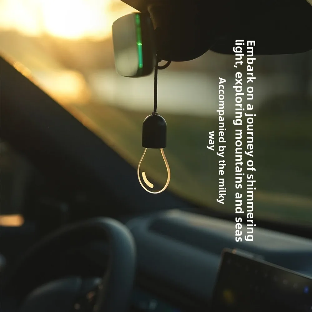 ไฟภายในรถยนต์สีขาวอบอุ่น ให้บรรยากาศอบอุ่นสบาย หลอดไฟตกแต่งเพื่อความปลอดภัย สร้างบรรยากาศในห้องโดยสารที่แสนสบาย