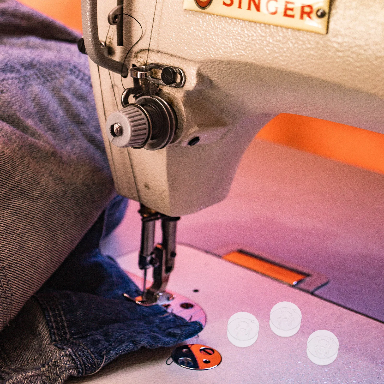 

100Pcs Transparent Plastic Bobbins Sewing Machine Supplies Essential Parts Improve Work Efficiency Multi-Function Cop Latches