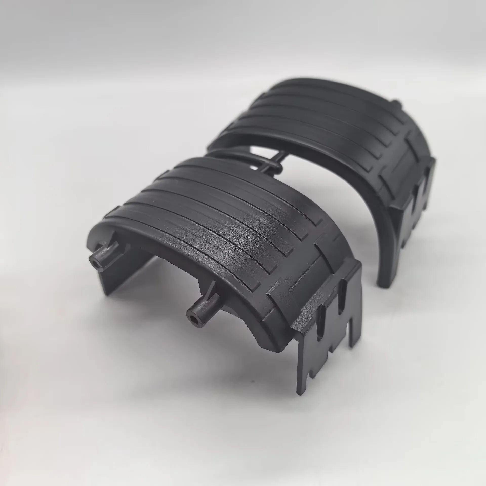 

Головка трактора Scaleclub для грузовика Tamiya 1/14, одноосью, тандемной осью и брызговиком