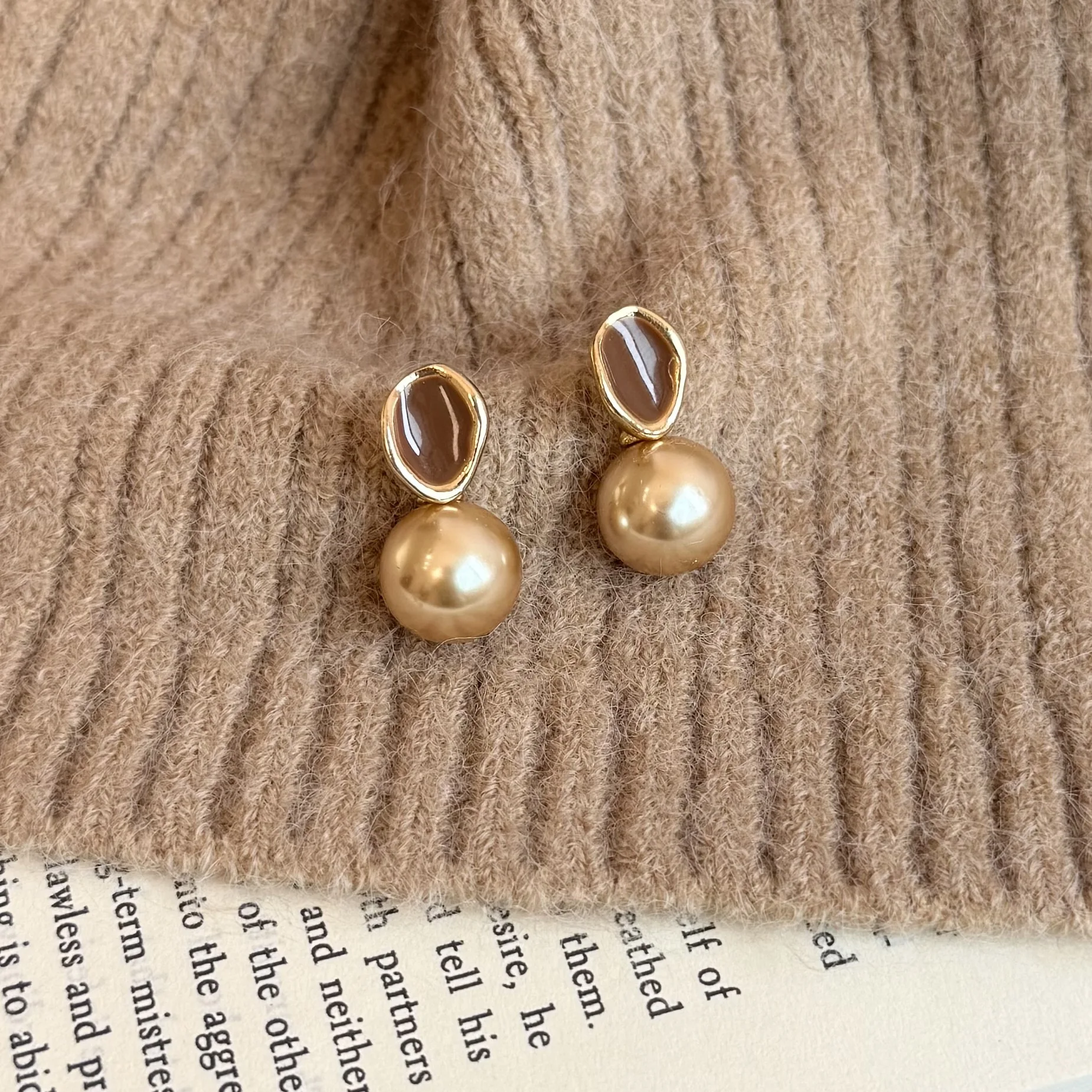Tiger Eye Earrings for Women Retro Dark Brown Maillard Style Small Batch Statement Lightweight Hypoallergenic Daily Office