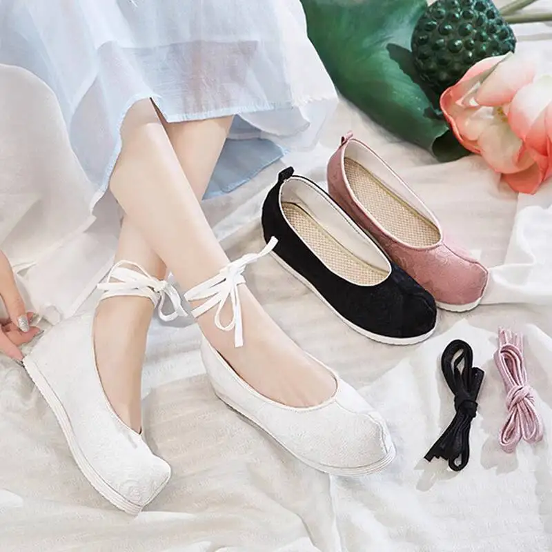 Solid Color Hanfu Ancient Style Shoes Height Increasing Women Spring Autumn Upturned Toe Shoes Bow Shoes Mid Heel Tang Style view 2
