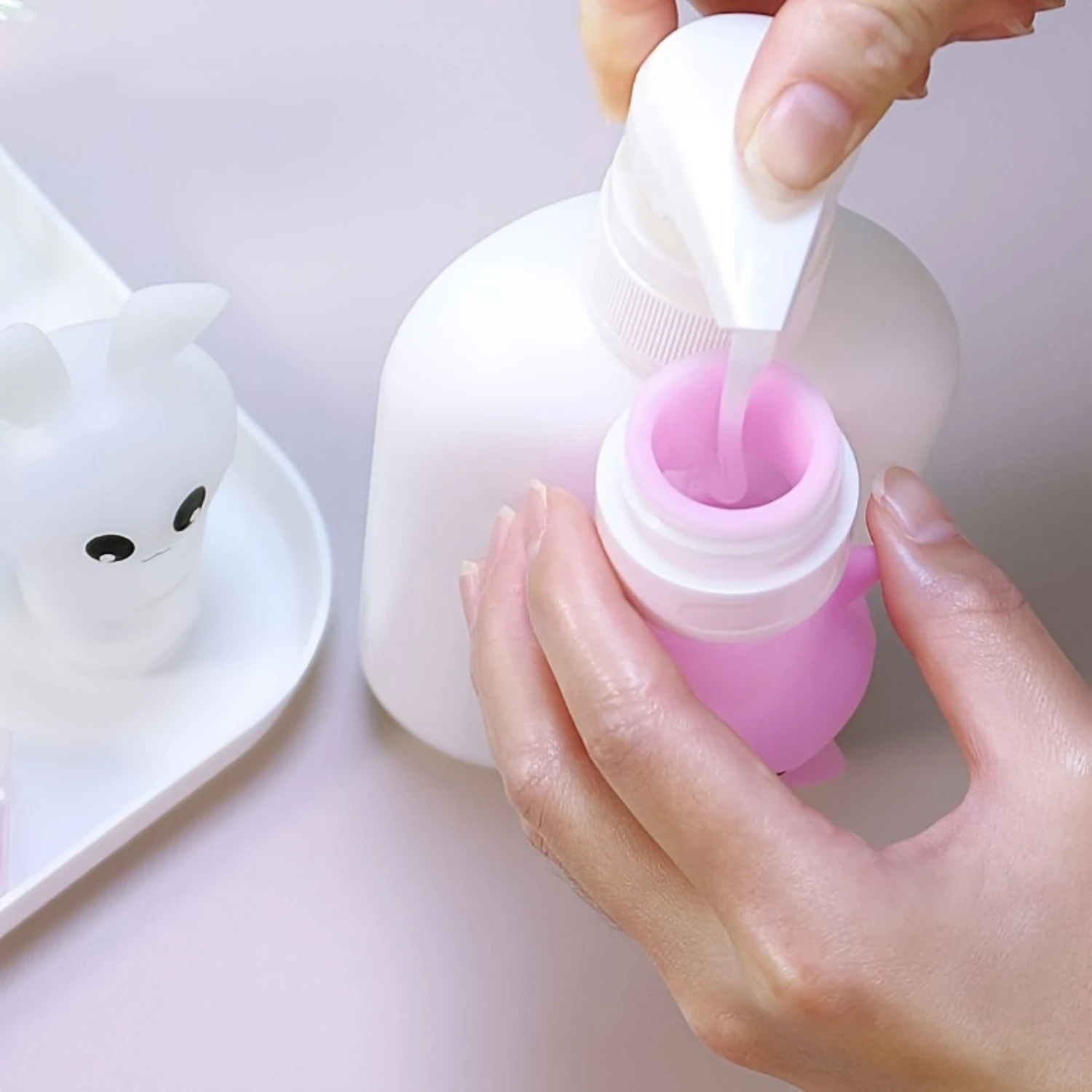 4 шт., силиконовые бутылки-дозаторы с милым кроликом, набор портативных бутылок-дозаторов для путешествий, силиконовая бутылка с крышкой, дорожная банка, мыть D