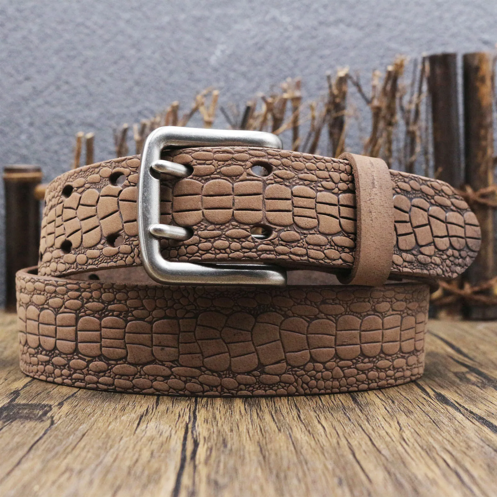 Vintage Crazy Horse Top Grain Cowhide Belt For Men Hand‑Carved Embossed Motif Distressed Leather Texture Sturdy Pin Buckle