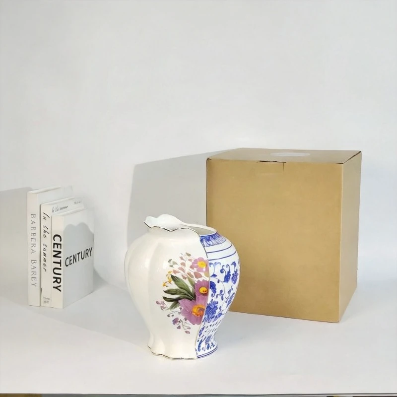 Italian Creative Blue And White Porcelain Double-Sided Spliced Light Luxury Ceramic Vase Combining Chinese And Western Styles