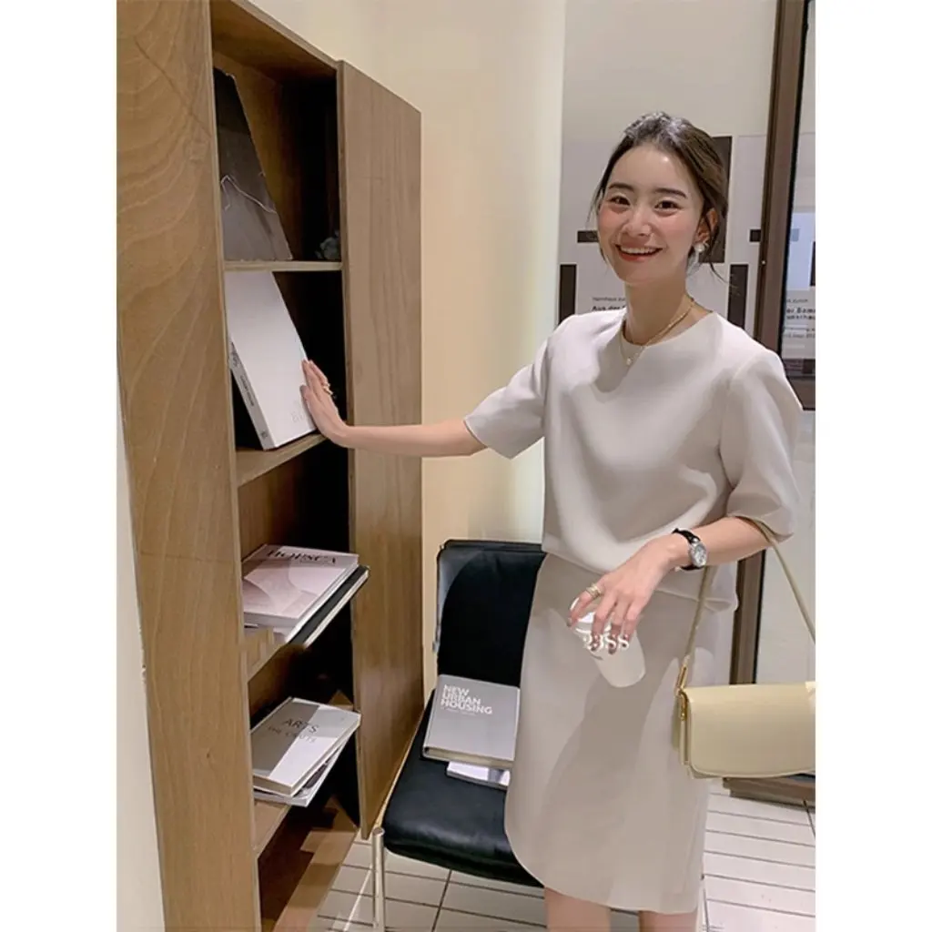 

Elegant Tweed Style round Neck Short-Sleeved Top for Women High-Waist Slim Skirt Set Summer New Style Lady Suit