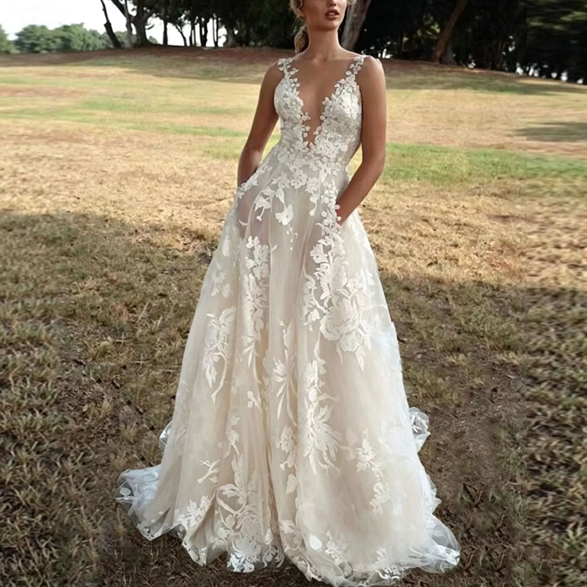 V Neck 3D Floral Lace A Line Wedding Dress Sleeveless Tulle Bridal Gown Pockets Outdoor Boho Wedding Bridesmaid Dress Customized