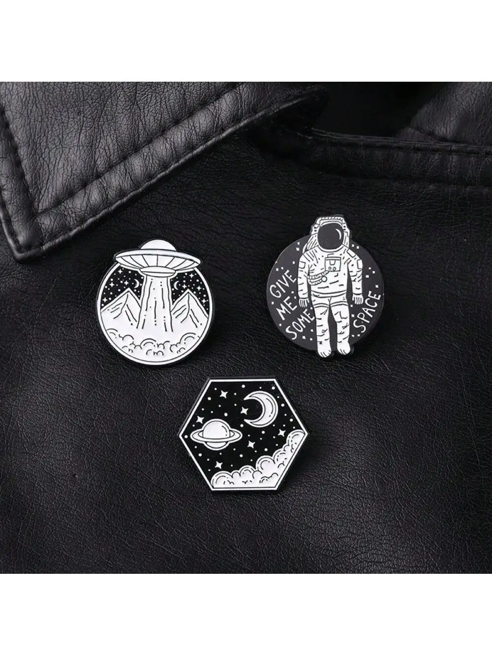 3 pieces of unisex creative astronaut space exploration series badges, daily outfits, bags, and metal brooches