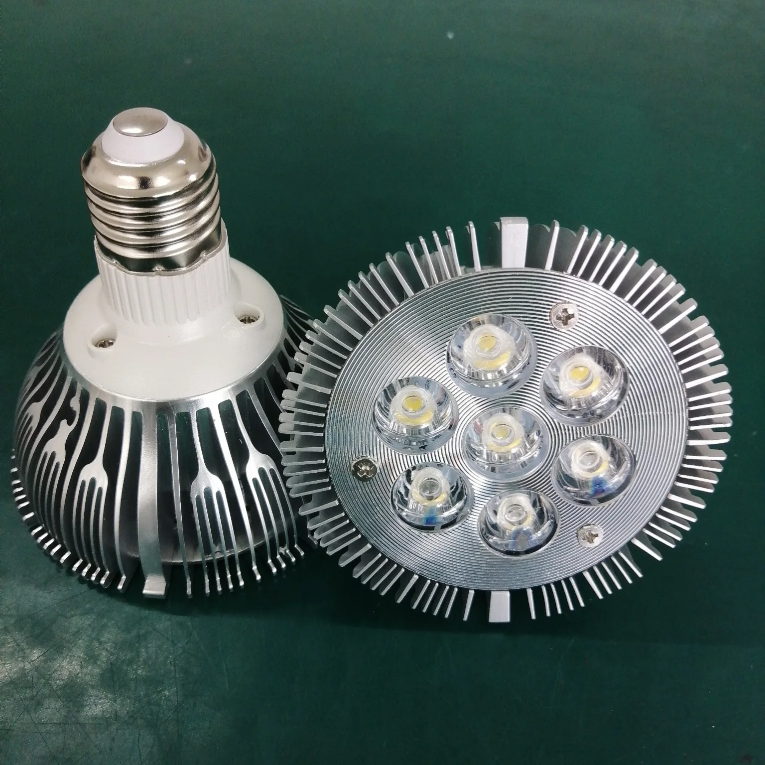 Free shipping High quality 2 years warranty 85V-240V E27 White/ Warm white /Cool white 7X1W 7W led spotlight/PAR30 LED light