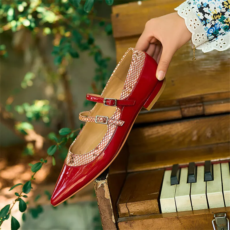 

2024 Summer Mary Jane Shoes Patent Leather Woman Shoes French Pointed Toe Low Heel Shoes Women Buckle Strap Mixed Color Pumps