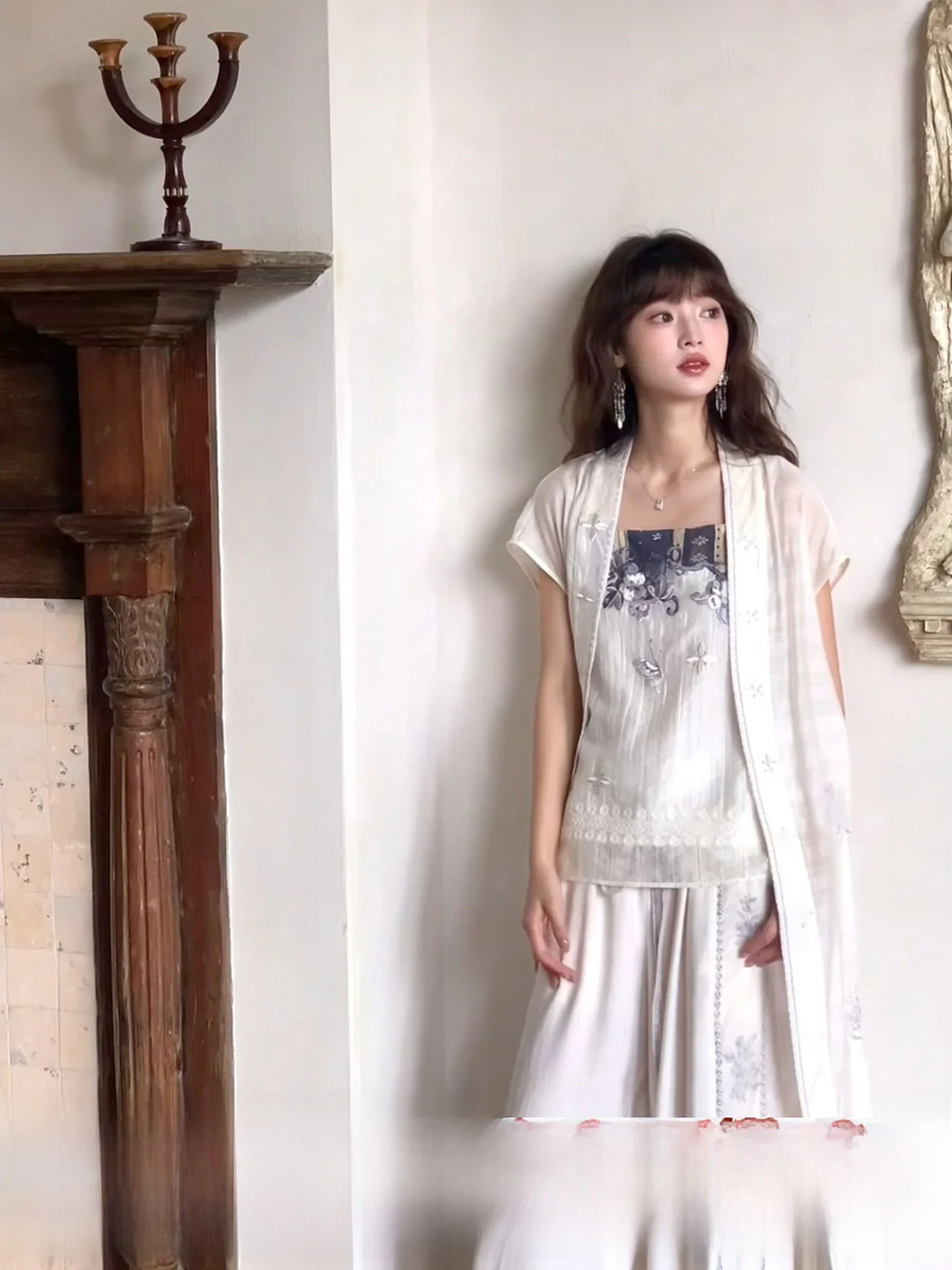 

Thirteen Surplus Little Lotus Seed Return under the Moon 2025 Summer New Tianli Biji Jaet Strap Pants Hanfu Set Women