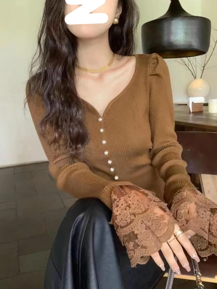 

Женский вязаный кружевной лоскутный свитер с v-образным вырезом, осень-зима 2024, новый топ с базовым слоем, длинный цвет све